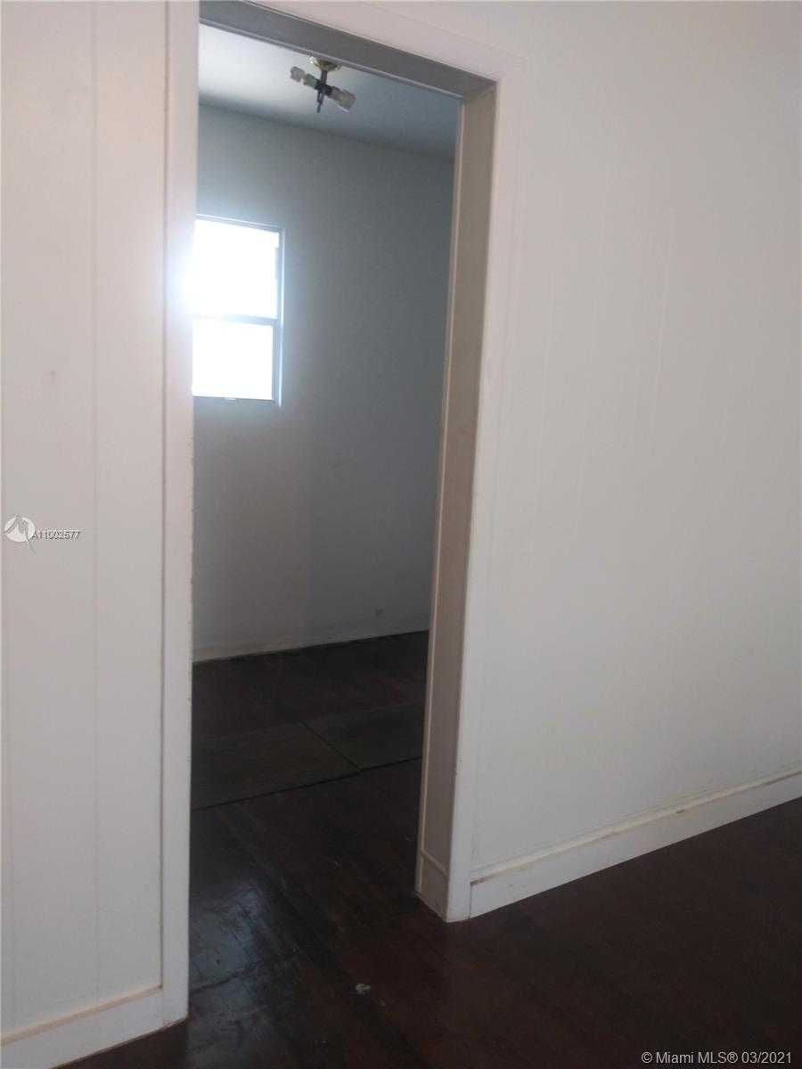 Small Image of 3324 NORTH WEST 10TH AVE, Miami Number 13