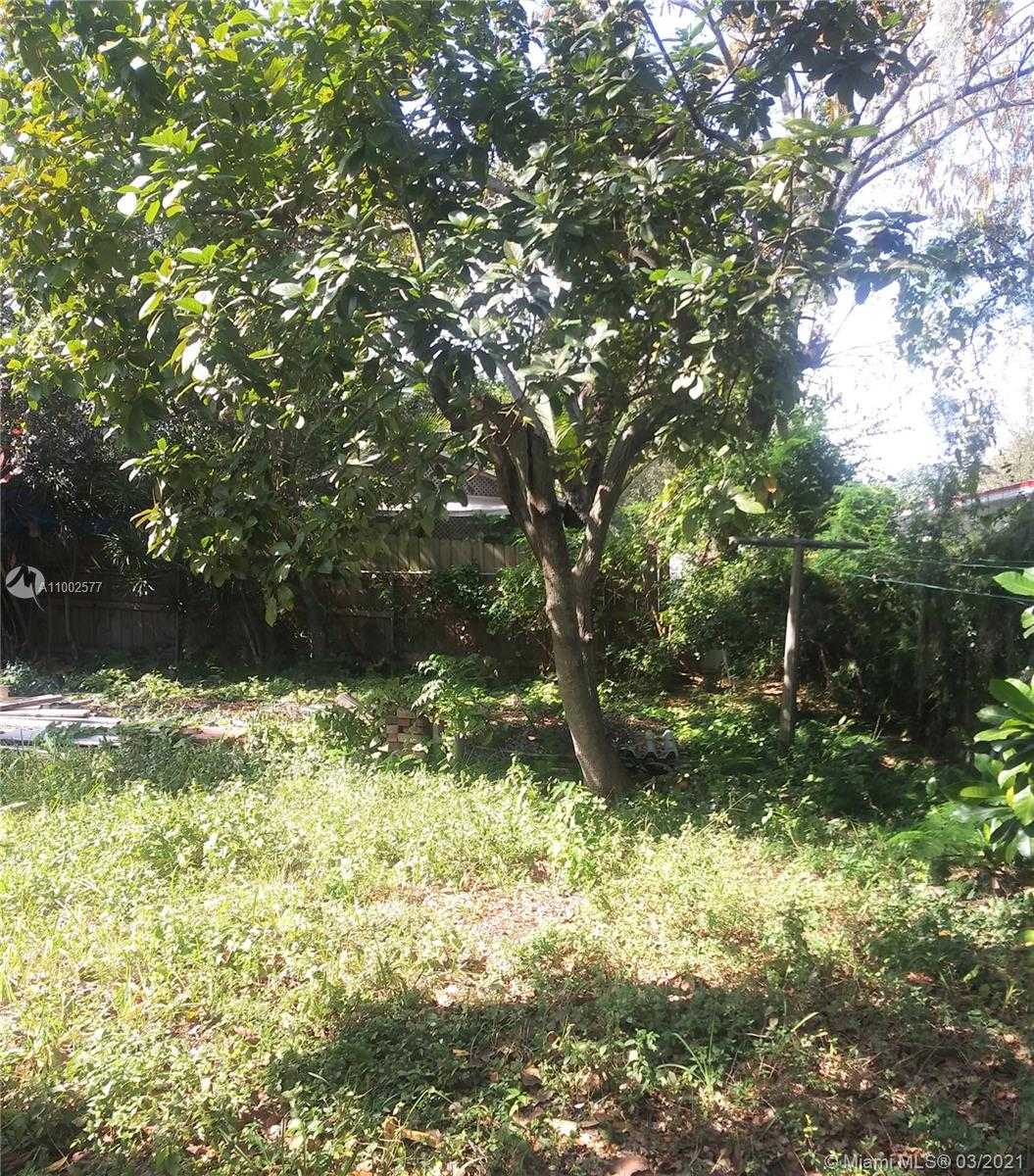 Small Image of 3324 NORTH WEST 10TH AVE, Miami Number 16