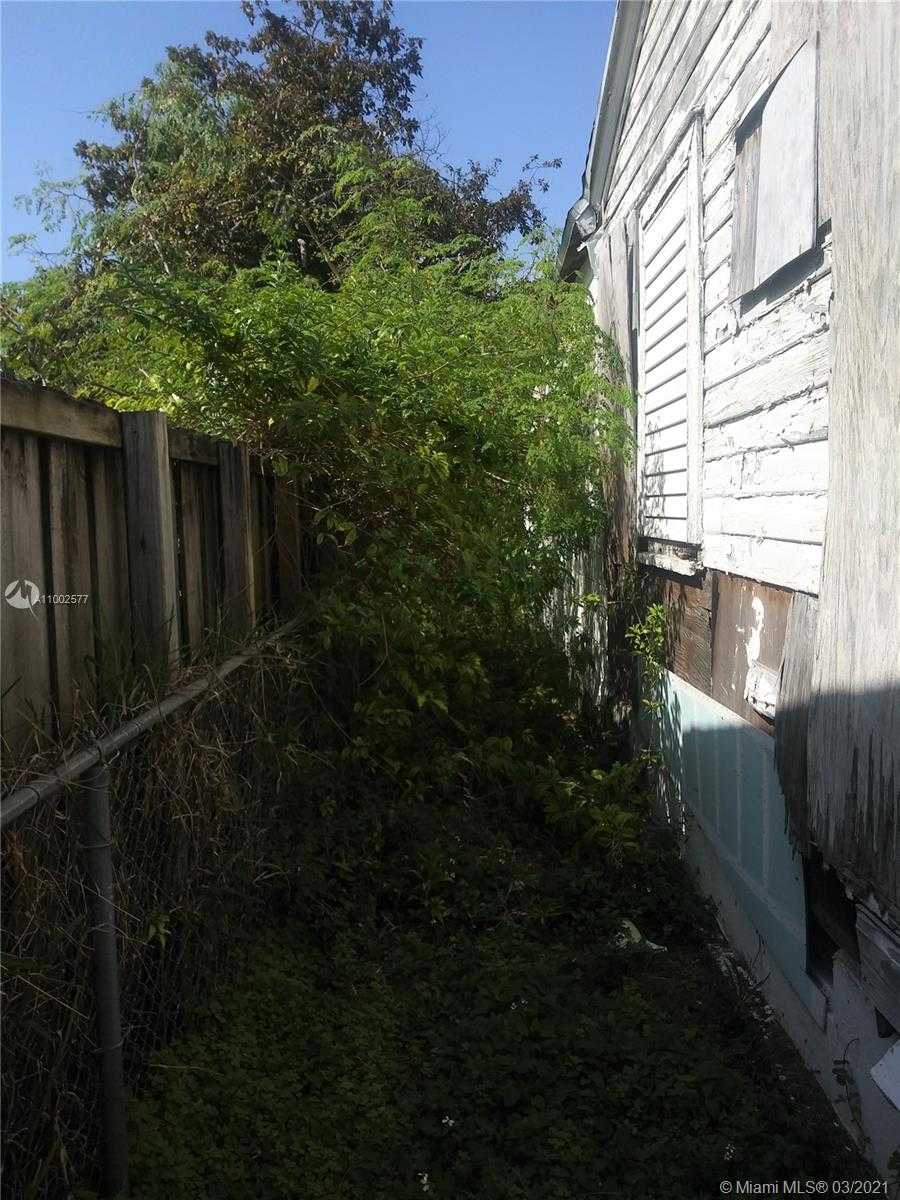 Small Image of 3324 NORTH WEST 10TH AVE, Miami Number 18
