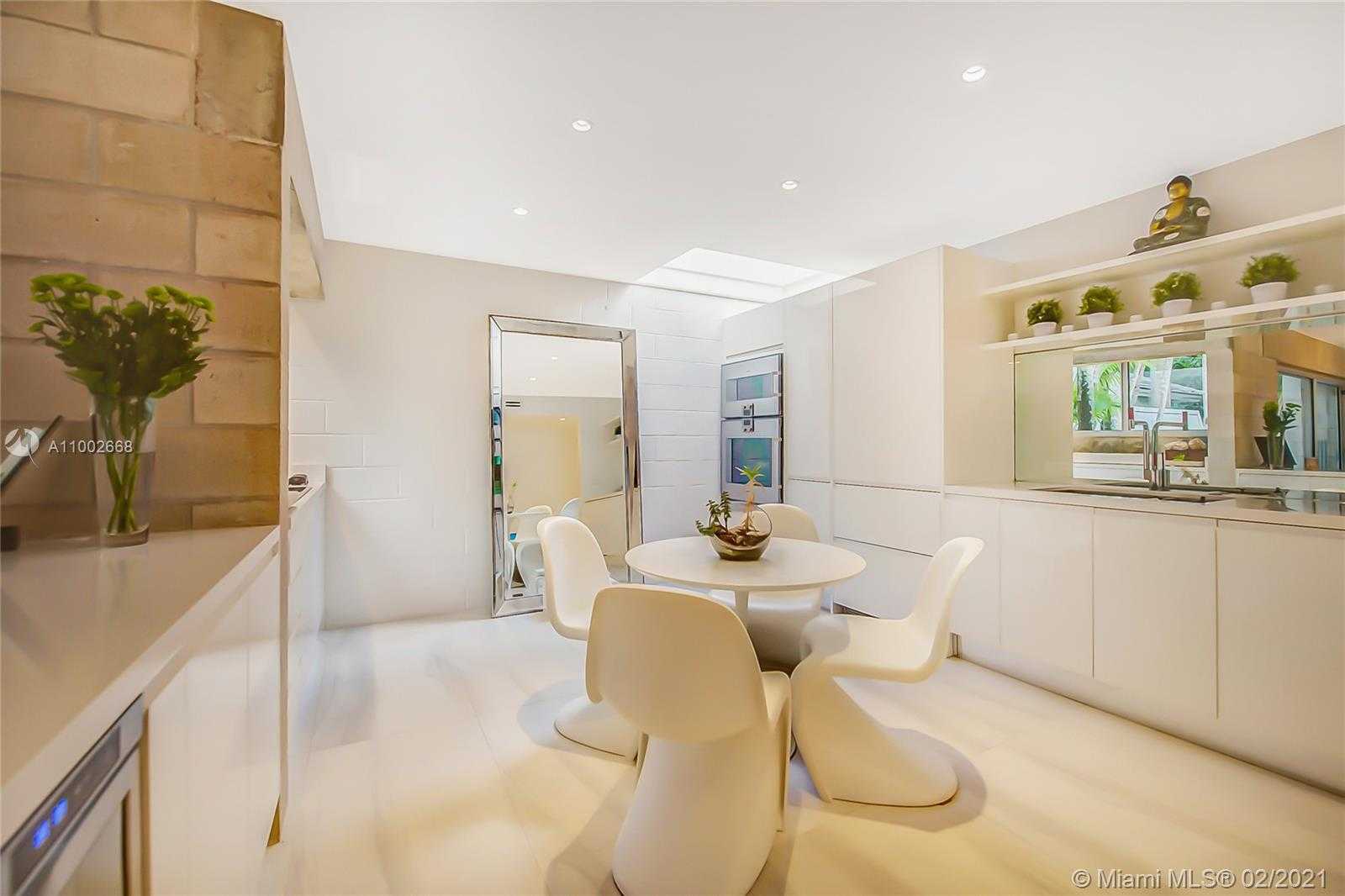 Small Image of 4135 CRAWFORD AVE, Miami Number 11