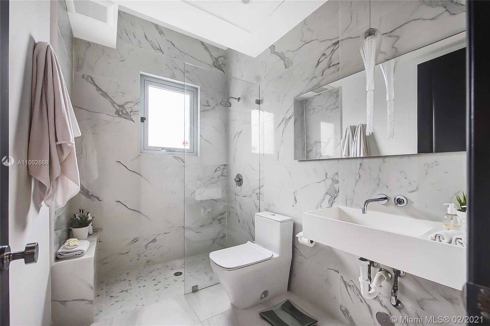 Small Image of 4135 CRAWFORD AVE, Miami Number 16