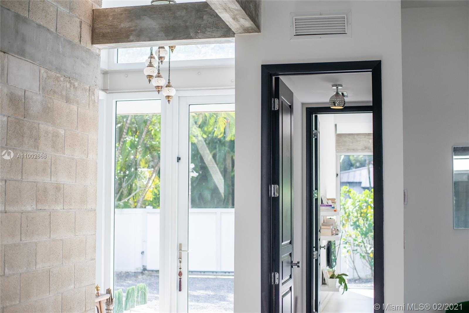 Small Image of 4135 CRAWFORD AVE, Miami Number 17