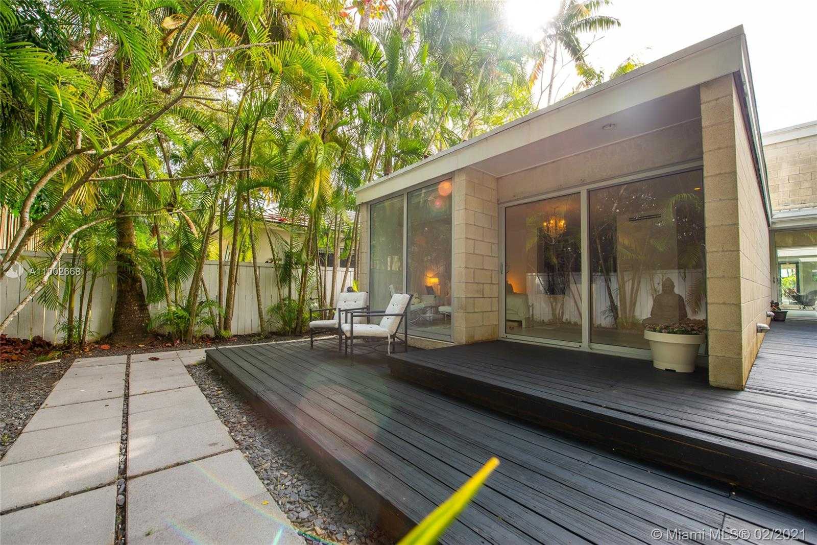 Small Image of 4135 CRAWFORD AVE, Miami Number 19