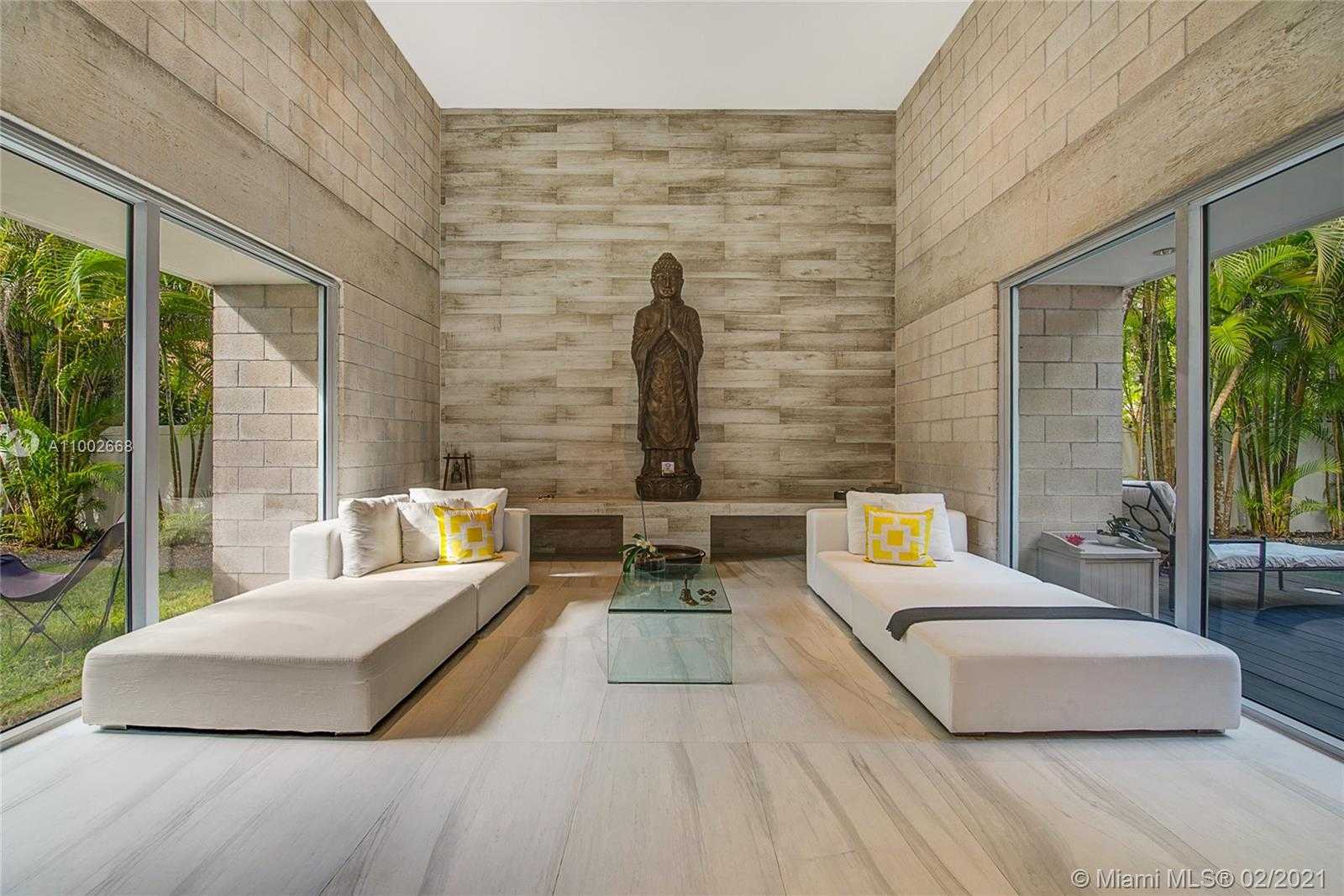 Small Image of 4135 CRAWFORD AVE, Miami Number 2