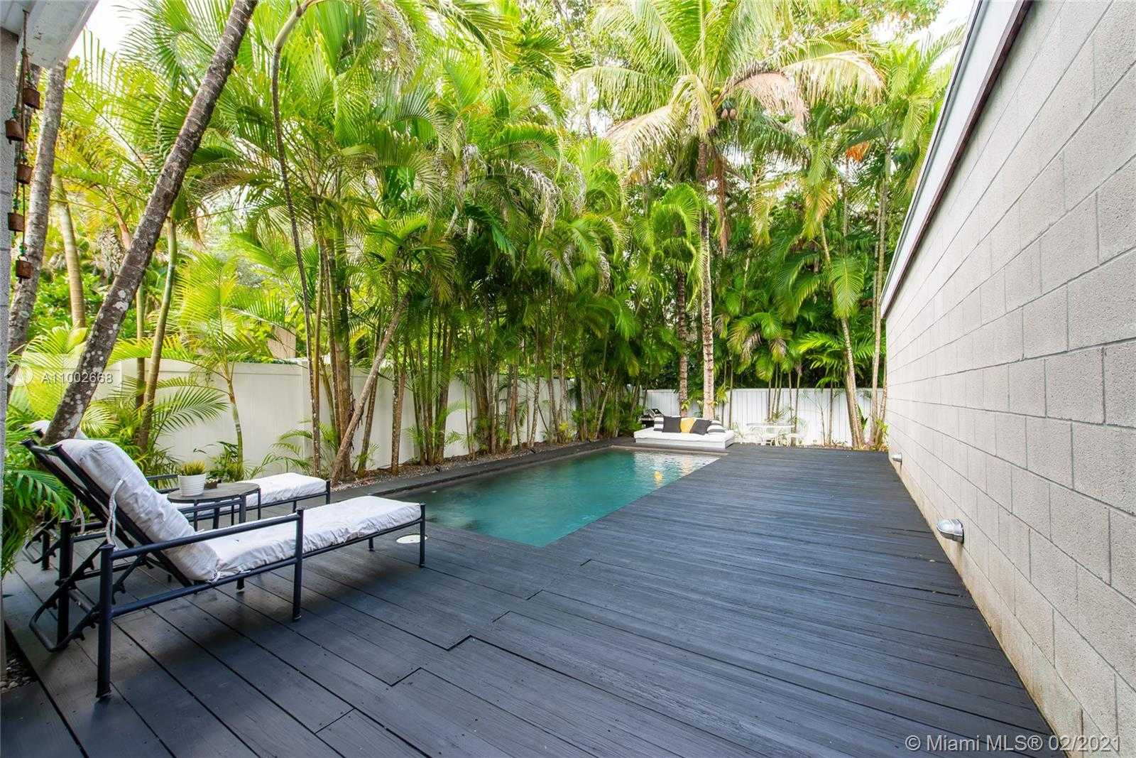 Small Image of 4135 CRAWFORD AVE, Miami Number 20