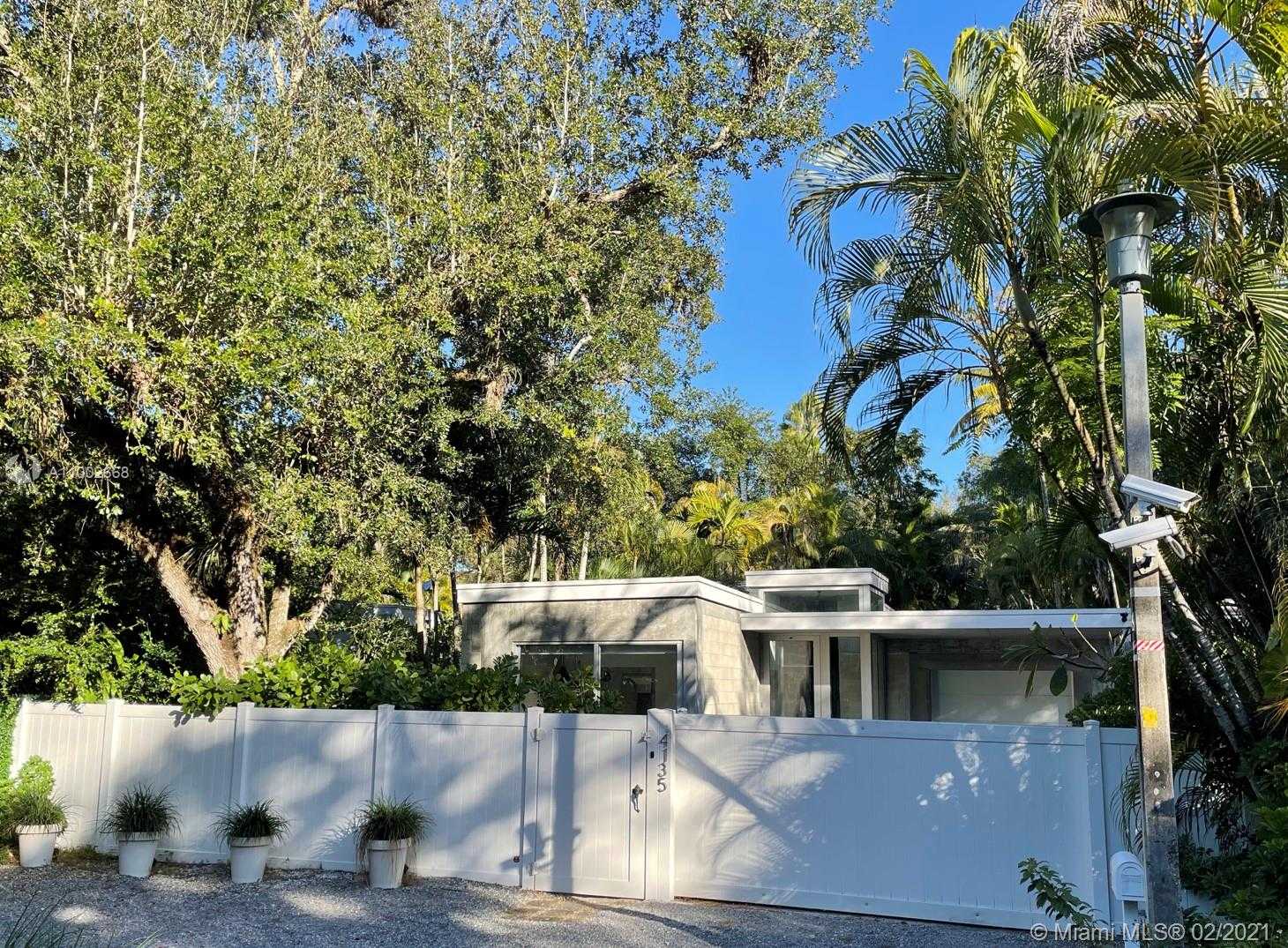 Small Image of 4135 CRAWFORD AVE, Miami Number 23