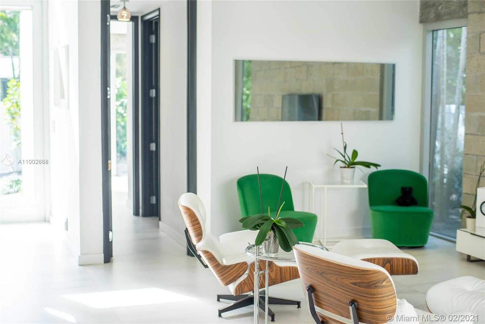 Small Image of 4135 CRAWFORD AVE, Miami Number 6
