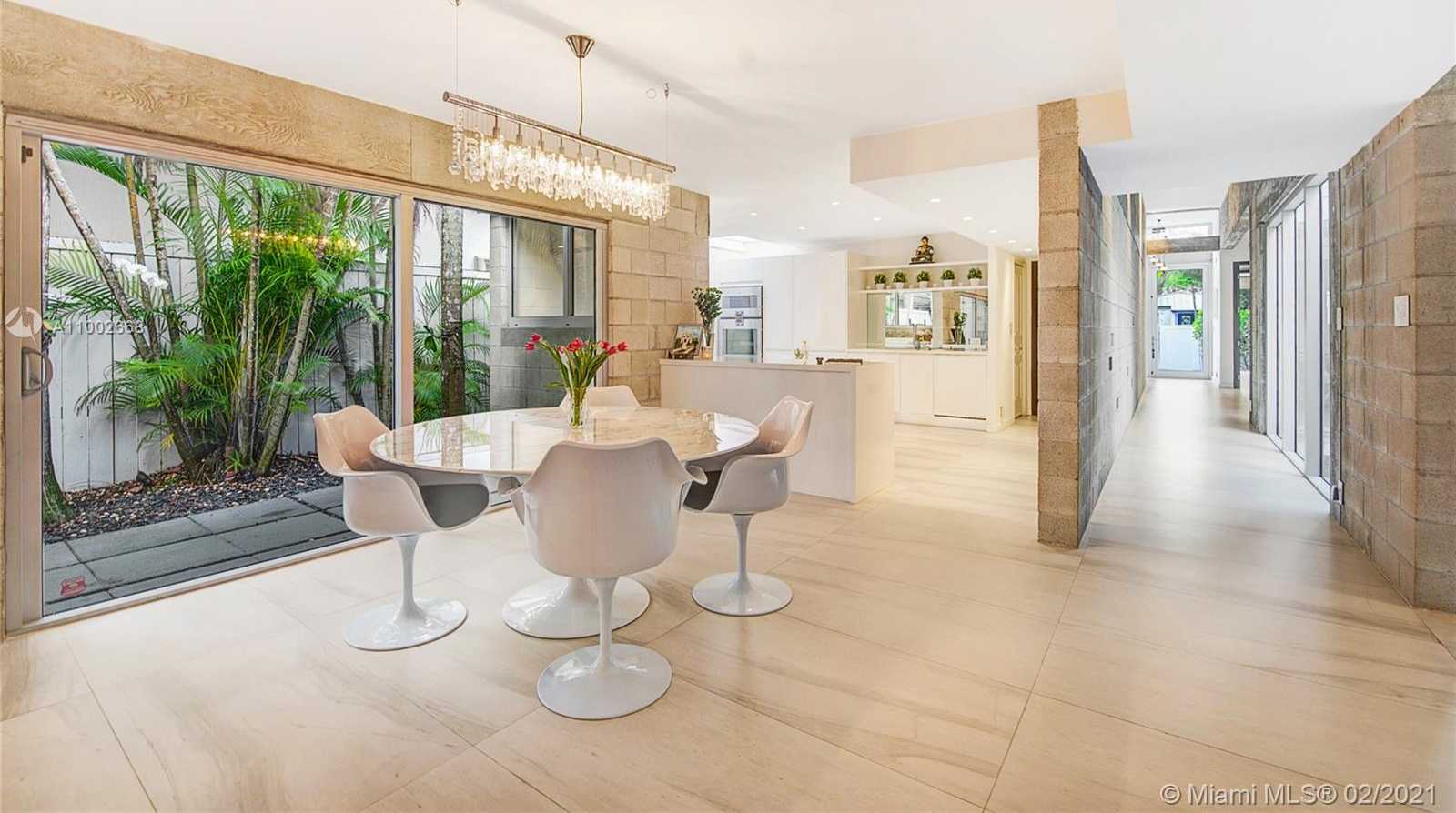 Small Image of 4135 CRAWFORD AVE, Miami Number 8