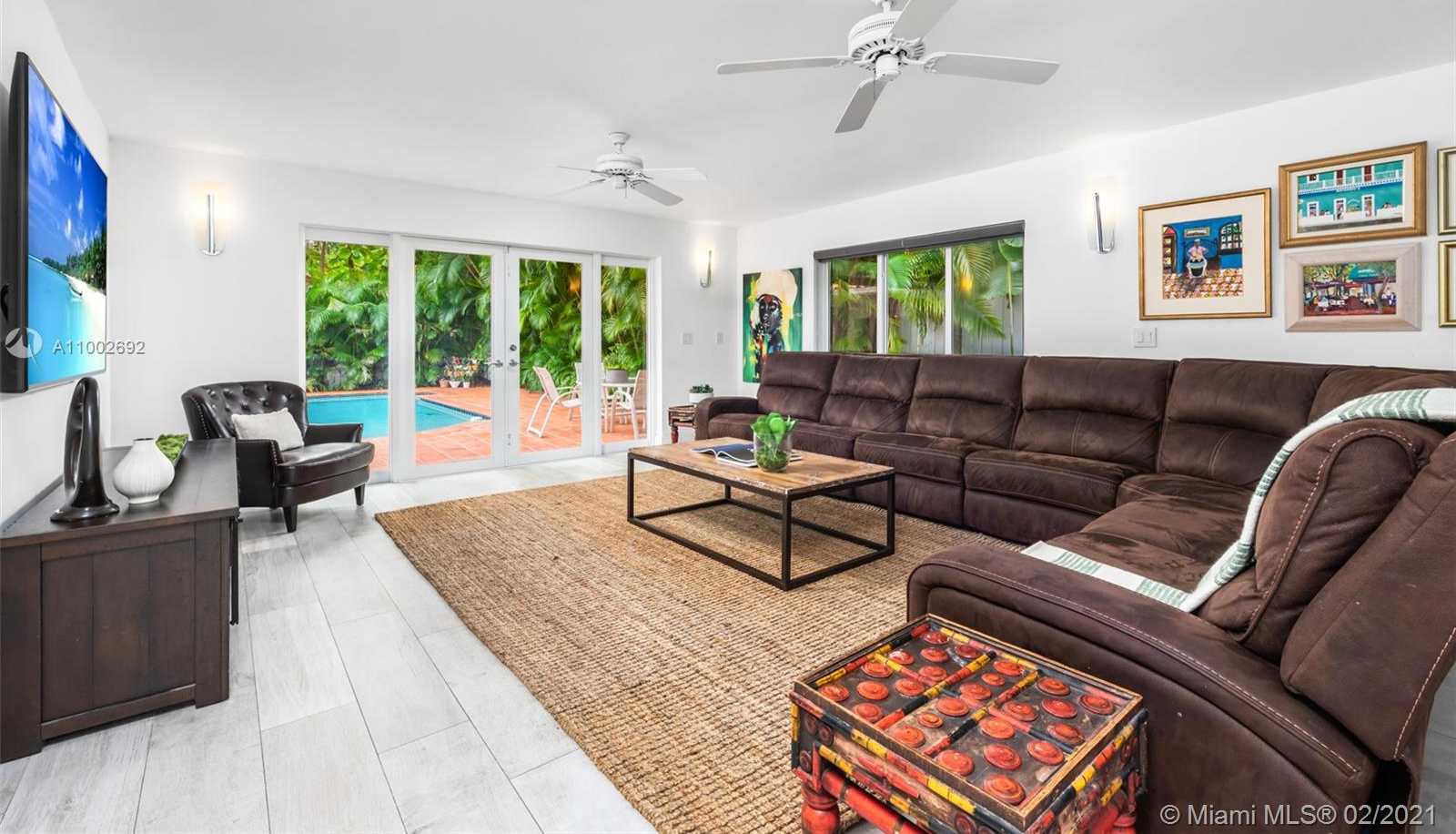 Small Image of 3500 EAST GLENCOE ST, Miami Number 10