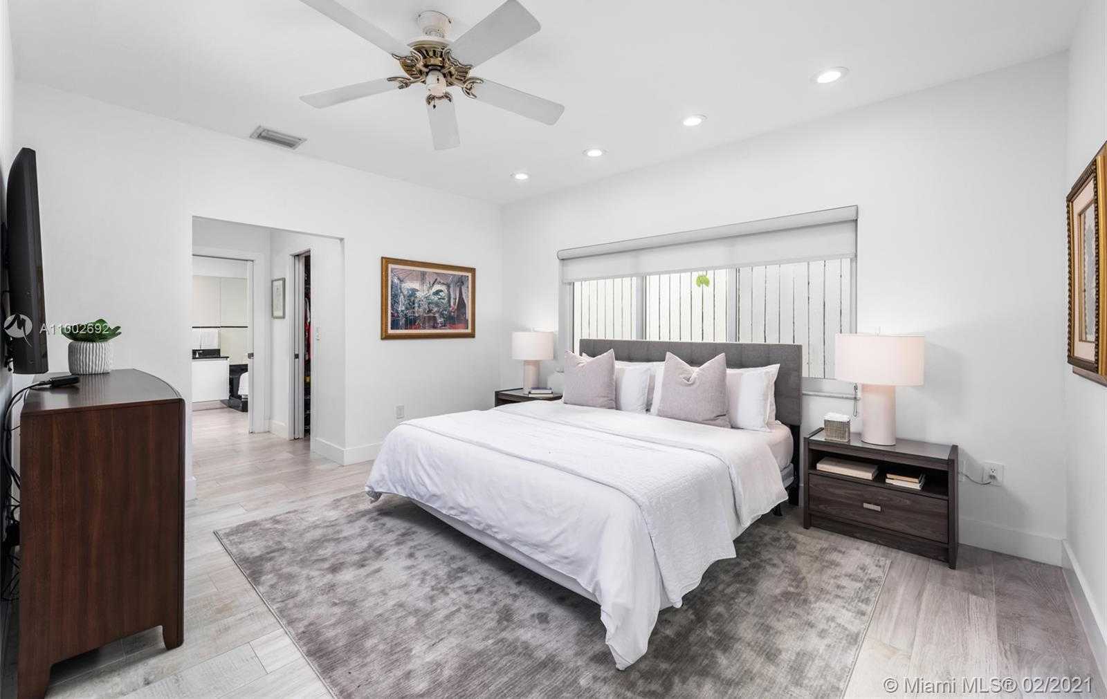 Small Image of 3500 EAST GLENCOE ST, Miami Number 11