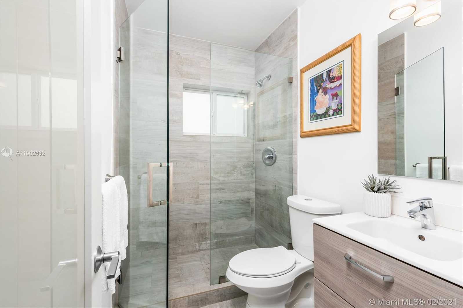 Small Image of 3500 EAST GLENCOE ST, Miami Number 15