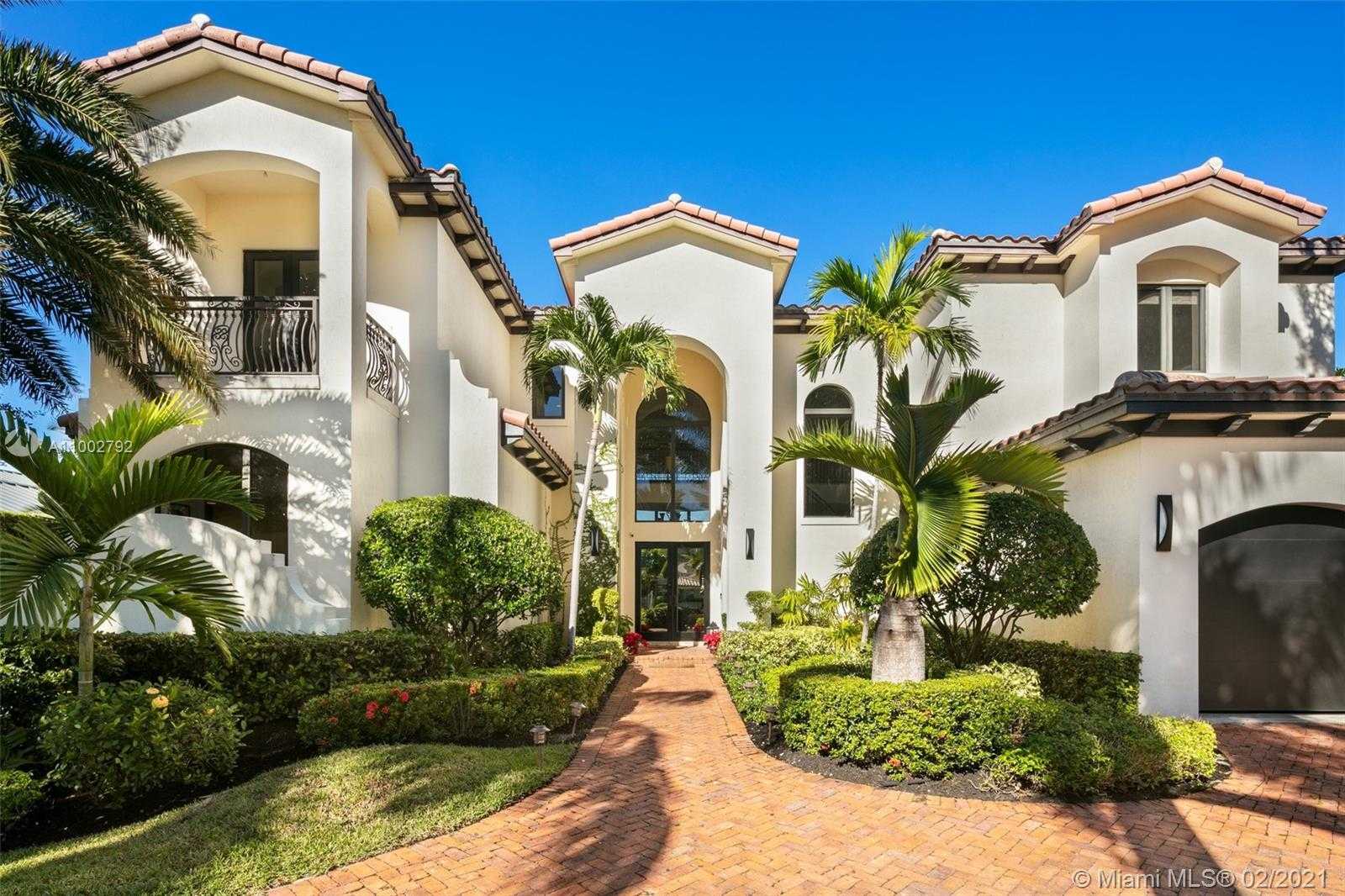 Small Image of 318 HOLIDAY DR, Hallandale Beach Number 2