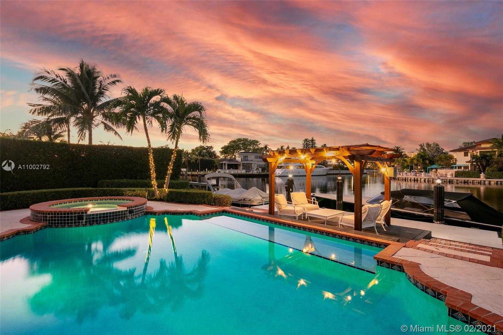 Small Image of 318 HOLIDAY DR, Hallandale Beach Number 36