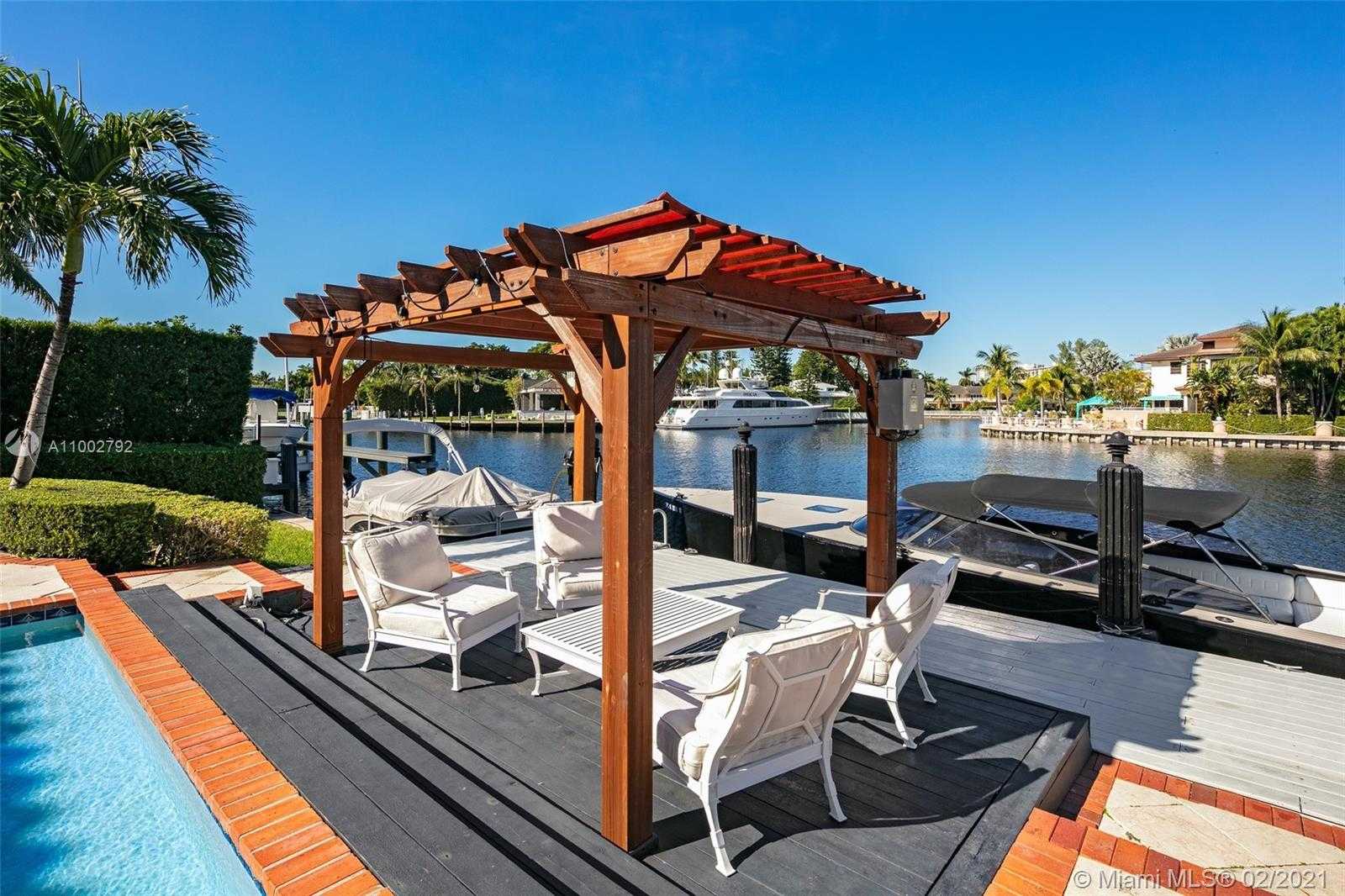 Small Image of 318 HOLIDAY DR, Hallandale Beach Number 39