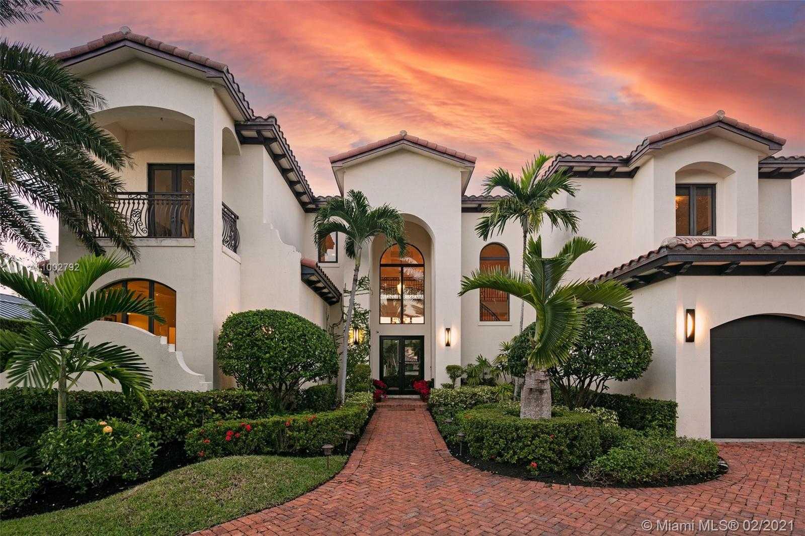 Small Image of 318 HOLIDAY DR, Hallandale Beach Number 43