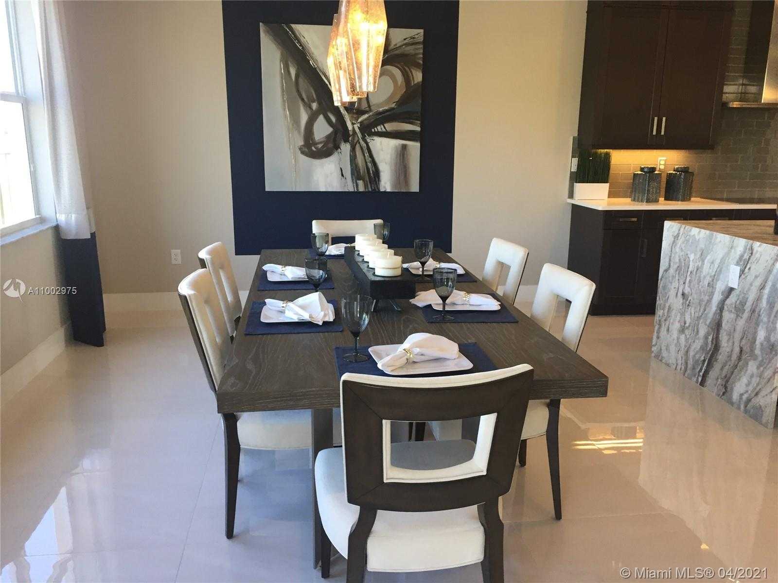 Small Image of 6985 SOUTH STILLWATER SHORES DR, Davie Number 15