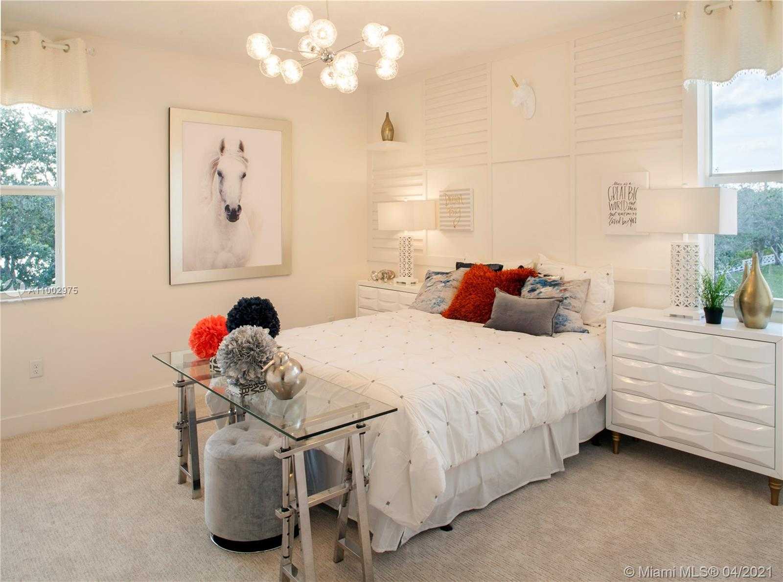 Small Image of 6985 SOUTH STILLWATER SHORES DR, Davie Number 25