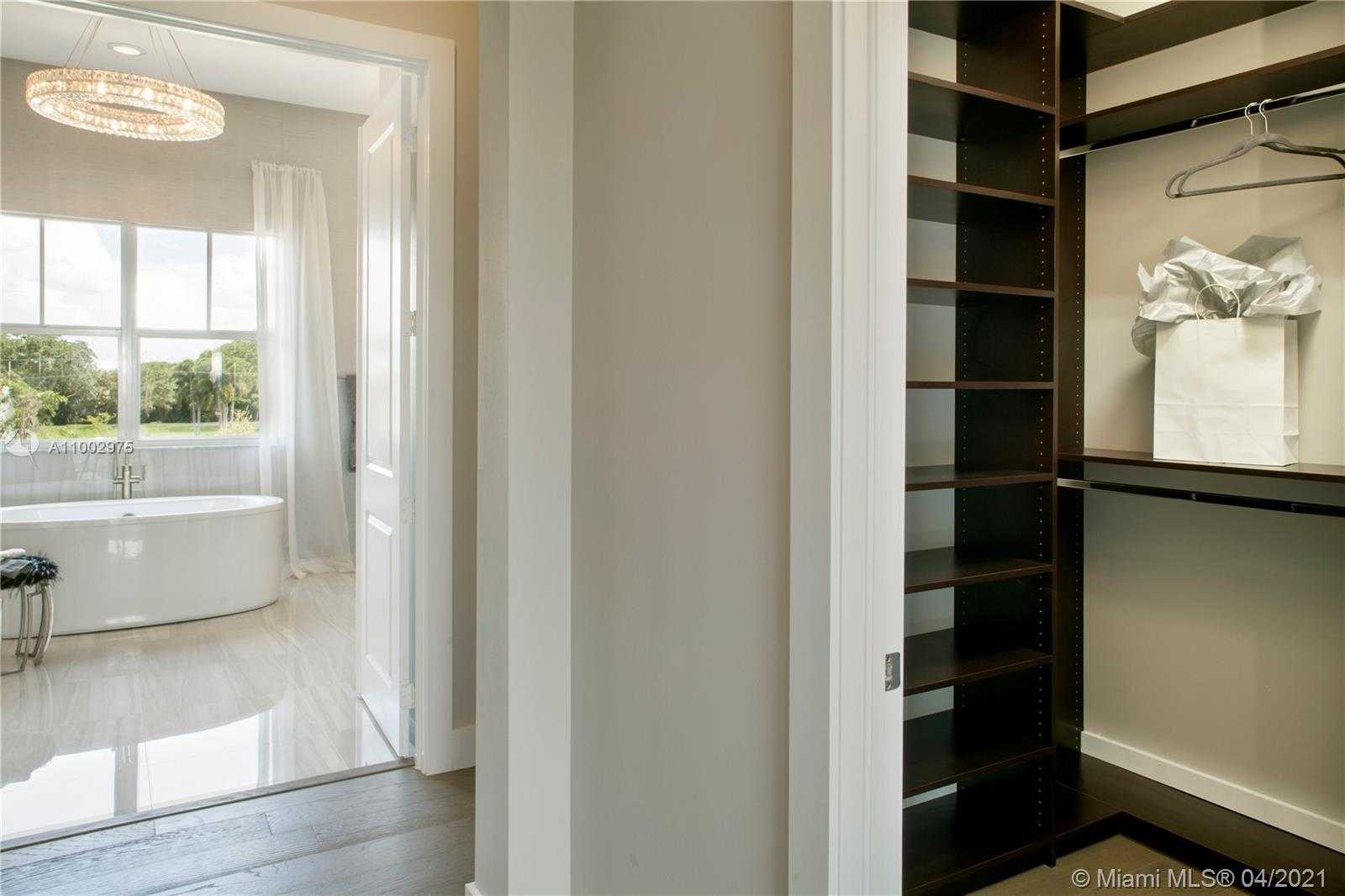 Small Image of 6985 SOUTH STILLWATER SHORES DR, Davie Number 30