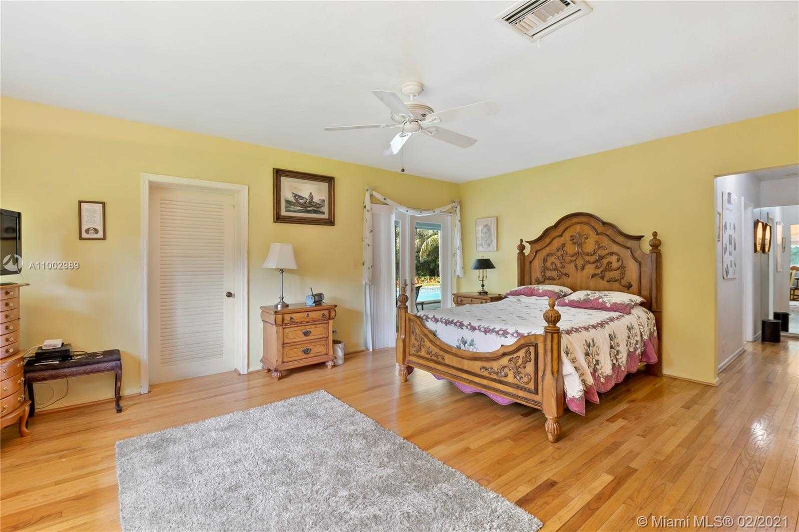 Small Image of 10800 OLD CUTLER RD, Coral Gables Number 13