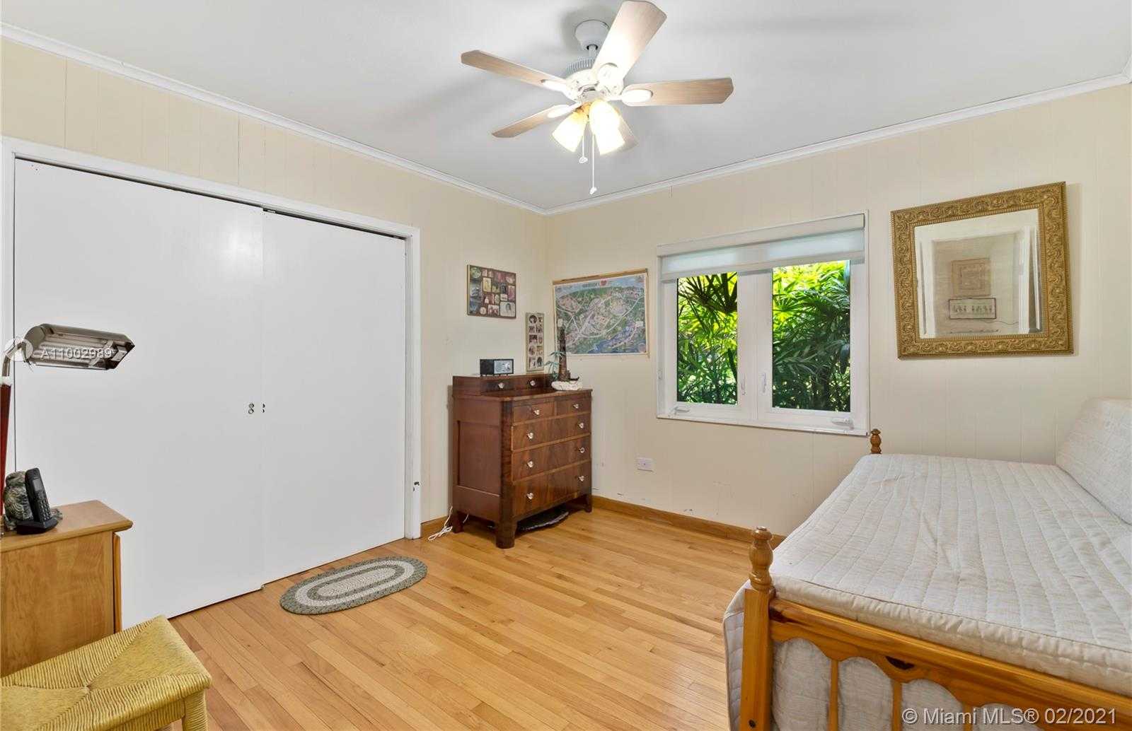 Small Image of 10800 OLD CUTLER RD, Coral Gables Number 19