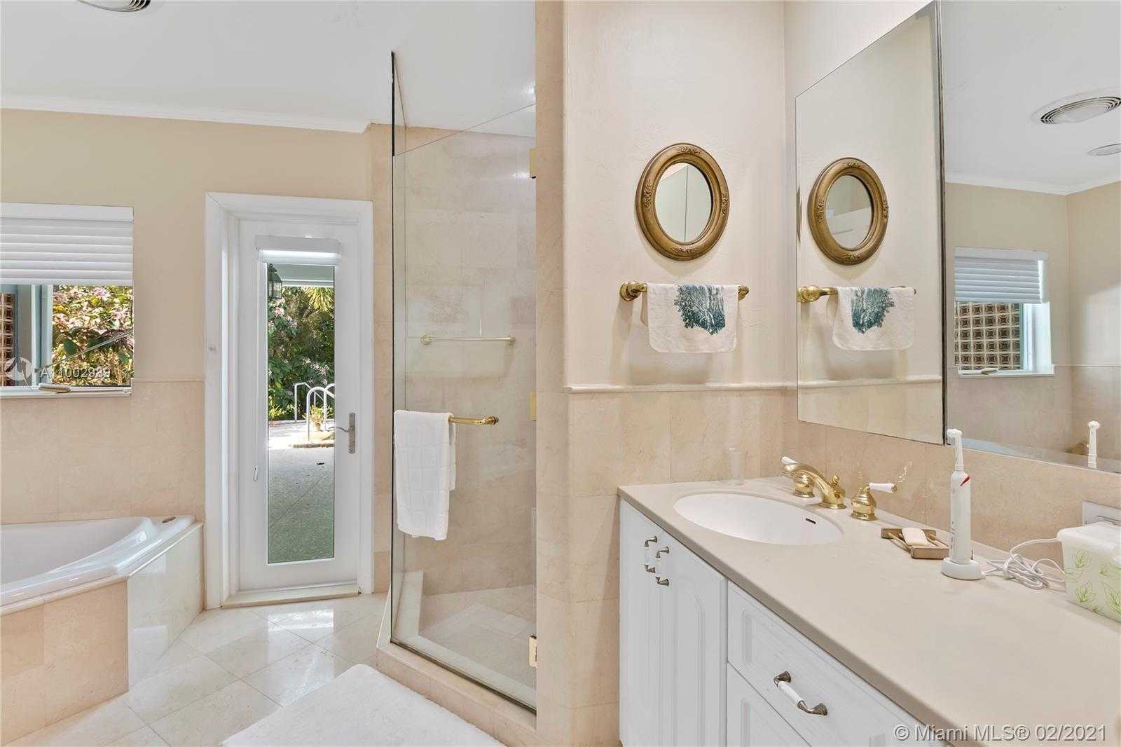 Small Image of 10800 OLD CUTLER RD, Coral Gables Number 25