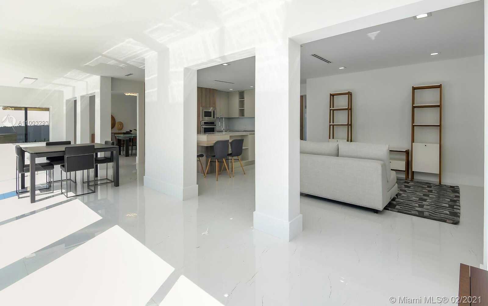 Small Image of 9457 NORTH WEST 54TH DORAL CIR LN, Doral Number 10