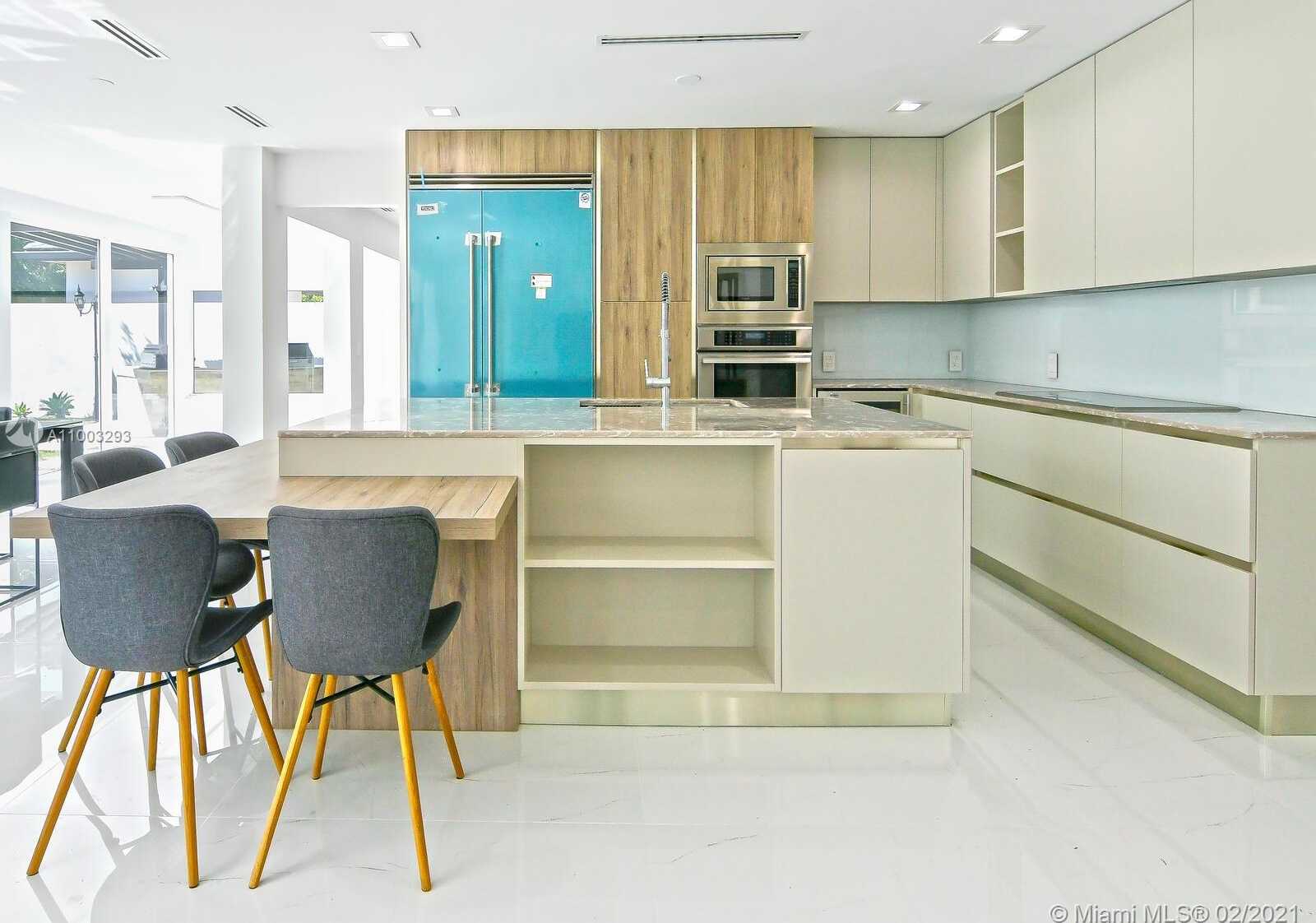 Small Image of 9457 NORTH WEST 54TH DORAL CIR LN, Doral Number 12