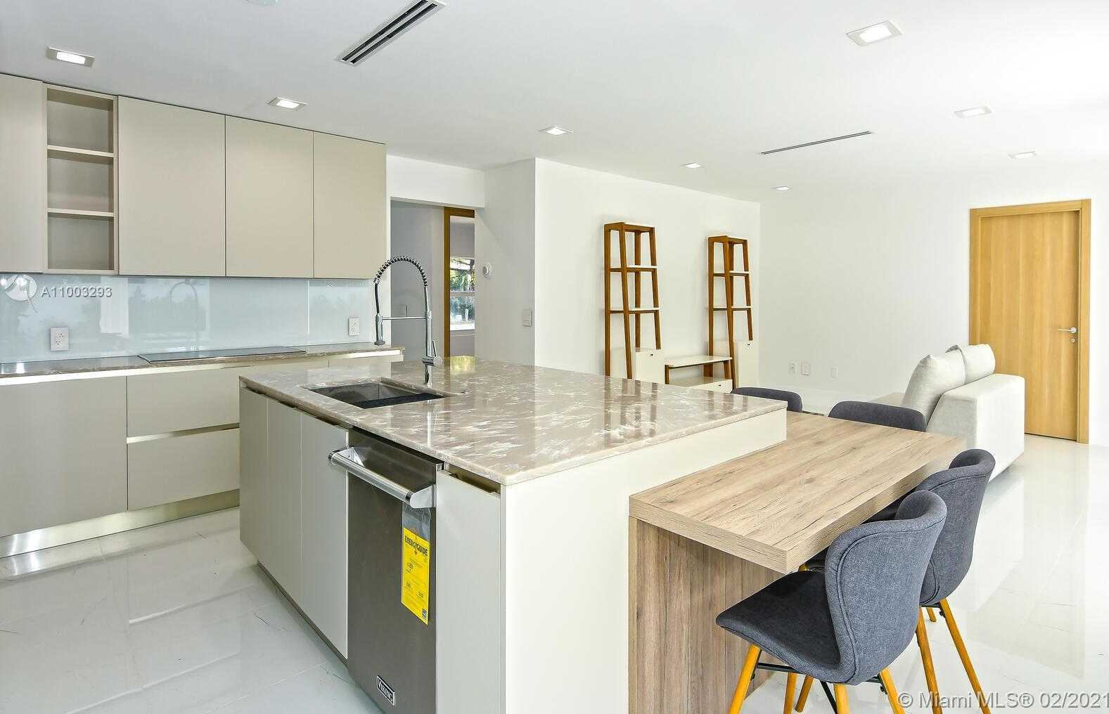 Small Image of 9457 NORTH WEST 54TH DORAL CIR LN, Doral Number 14