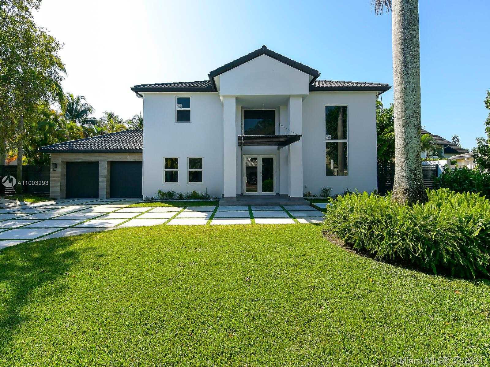 Small Image of 9457 NORTH WEST 54TH DORAL CIR LN, Doral Number 2