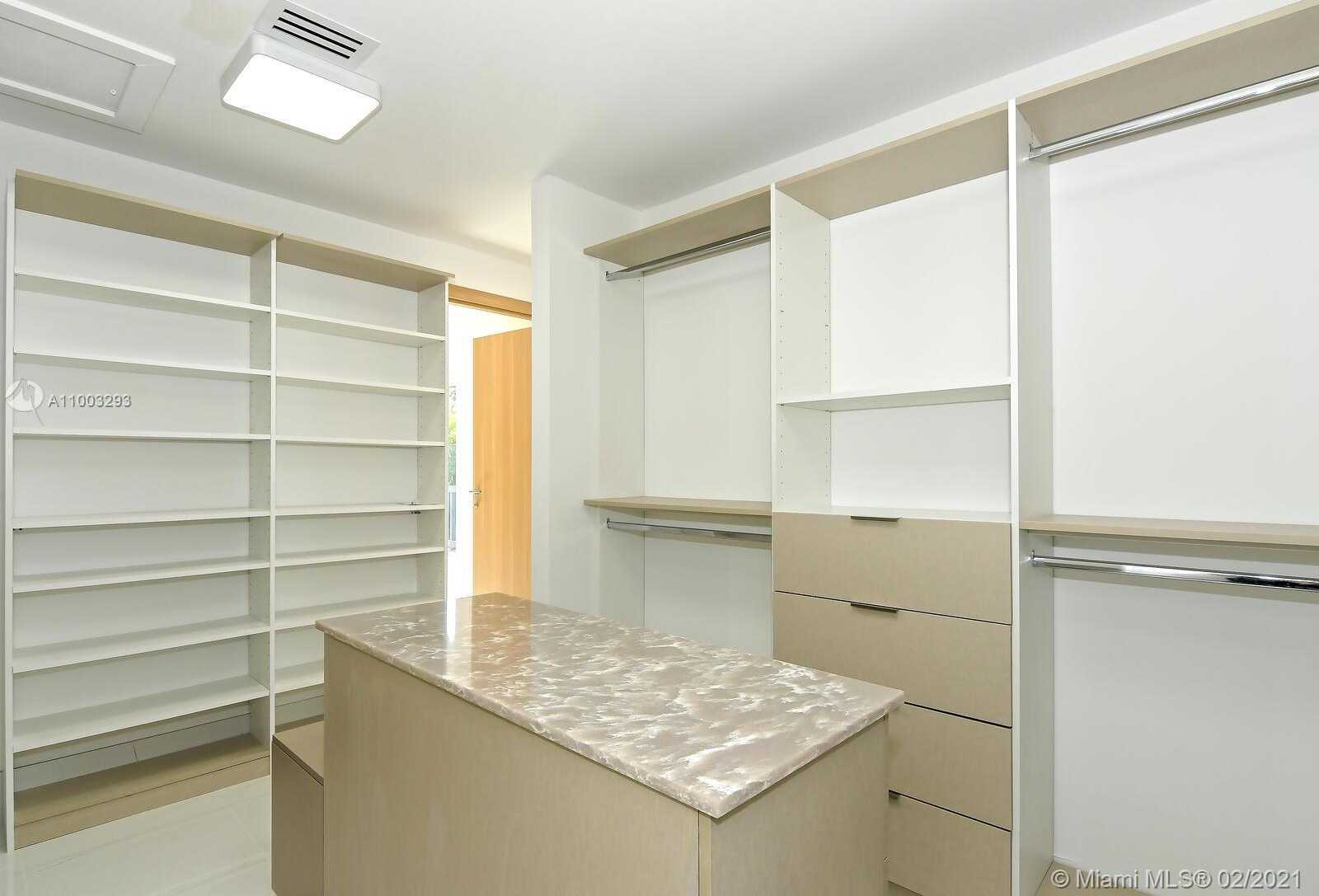 Small Image of 9457 NORTH WEST 54TH DORAL CIR LN, Doral Number 28