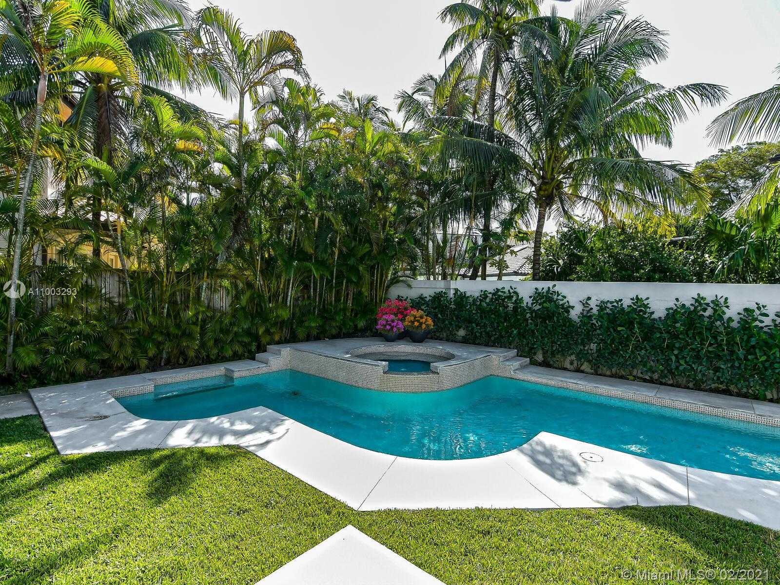 Small Image of 9457 NORTH WEST 54TH DORAL CIR LN, Doral Number 38