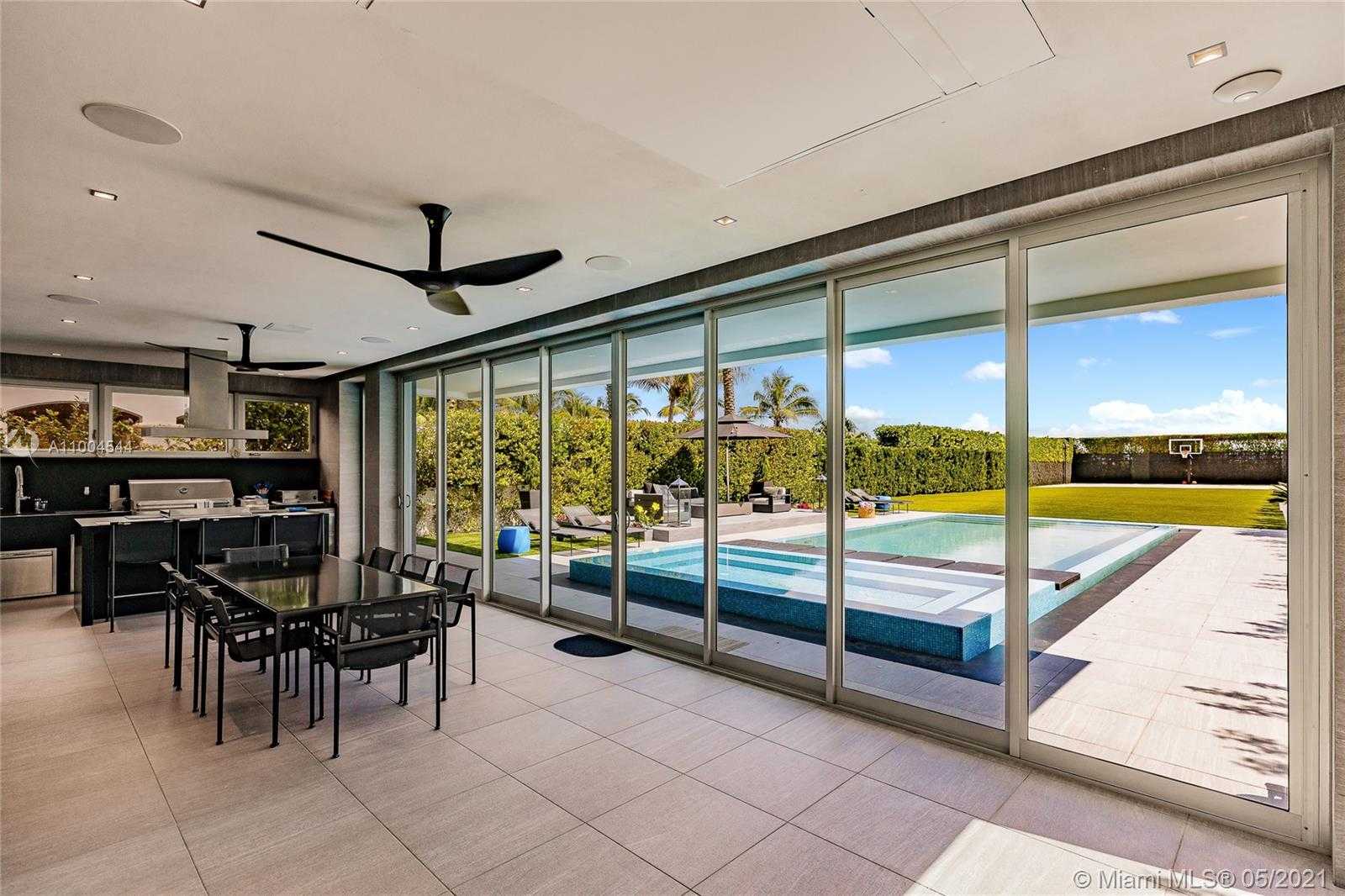 Small Image of 7717 ATLANTIC WAY, Miami Beach Number 15