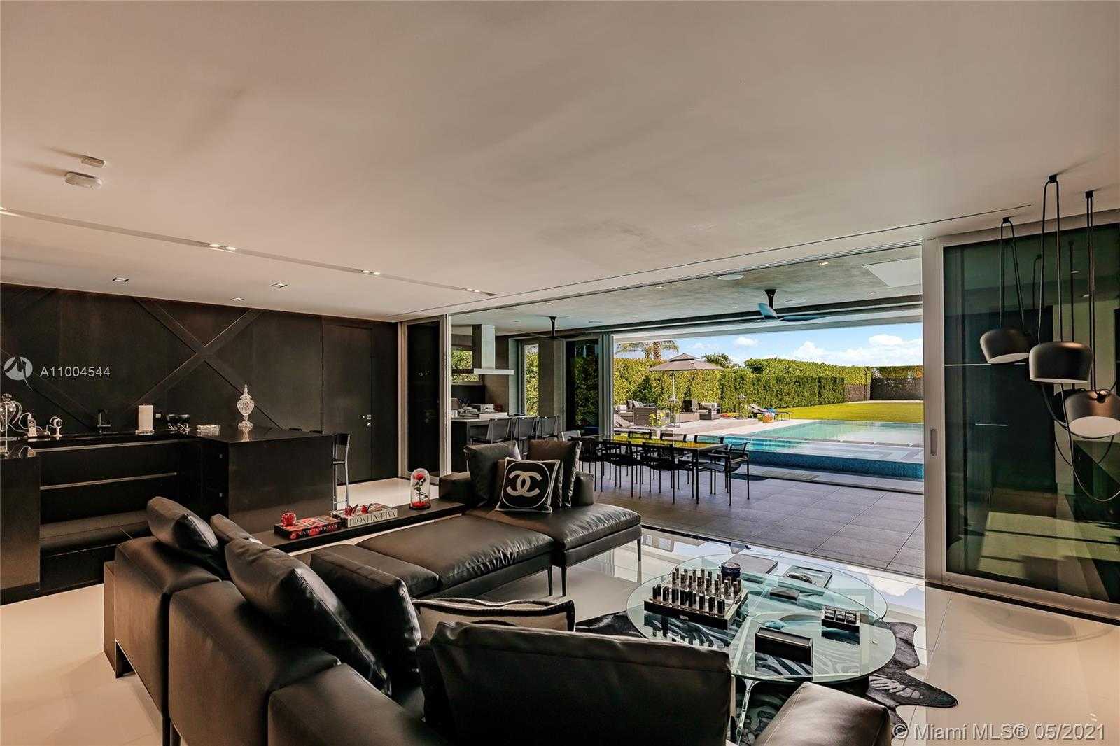 Small Image of 7717 ATLANTIC WAY, Miami Beach Number 17