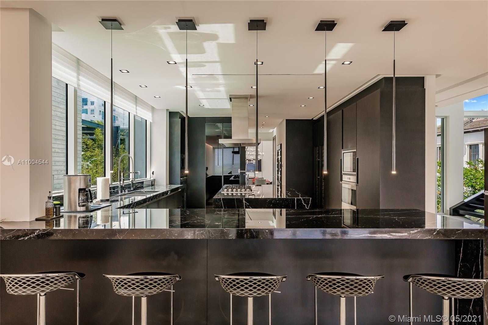 Small Image of 7717 ATLANTIC WAY, Miami Beach Number 23