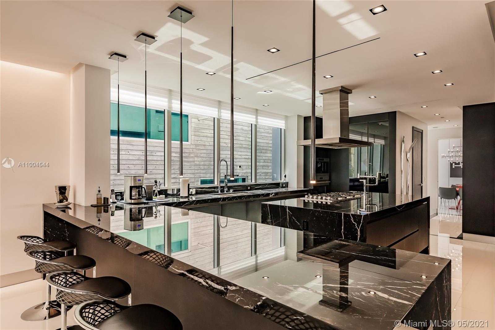 Small Image of 7717 ATLANTIC WAY, Miami Beach Number 24