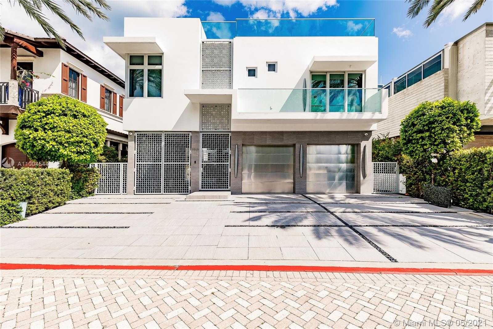 Small Image of 7717 ATLANTIC WAY, Miami Beach Number 3