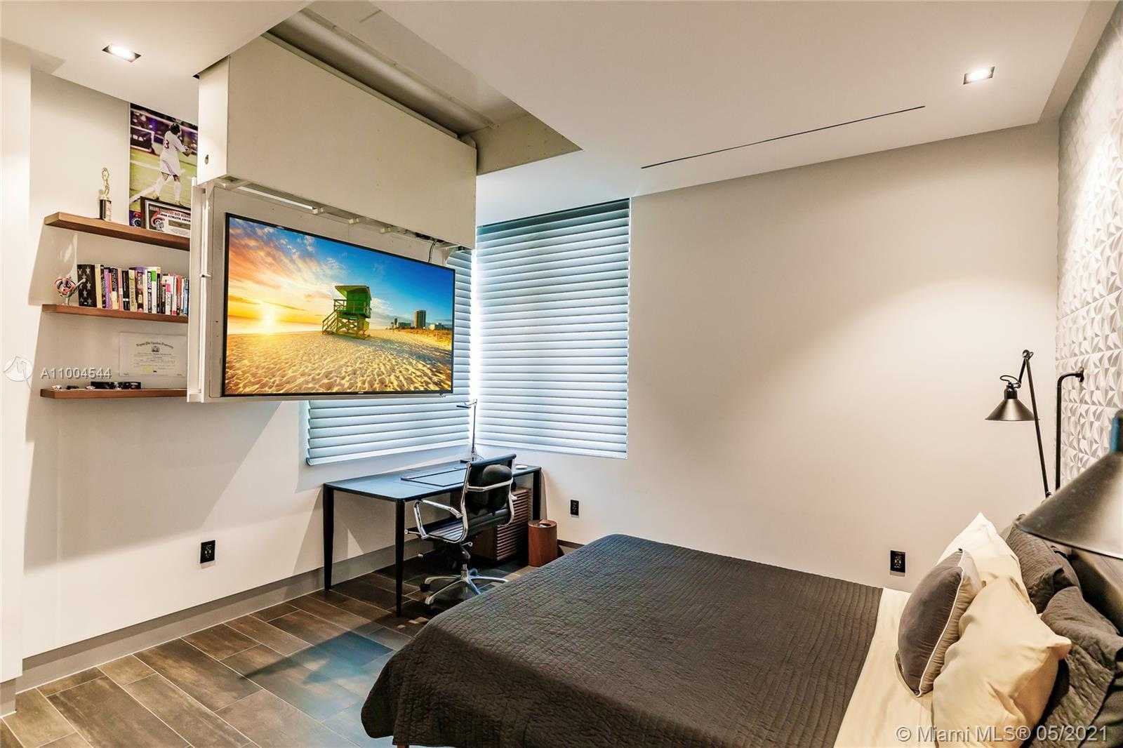Small Image of 7717 ATLANTIC WAY, Miami Beach Number 42