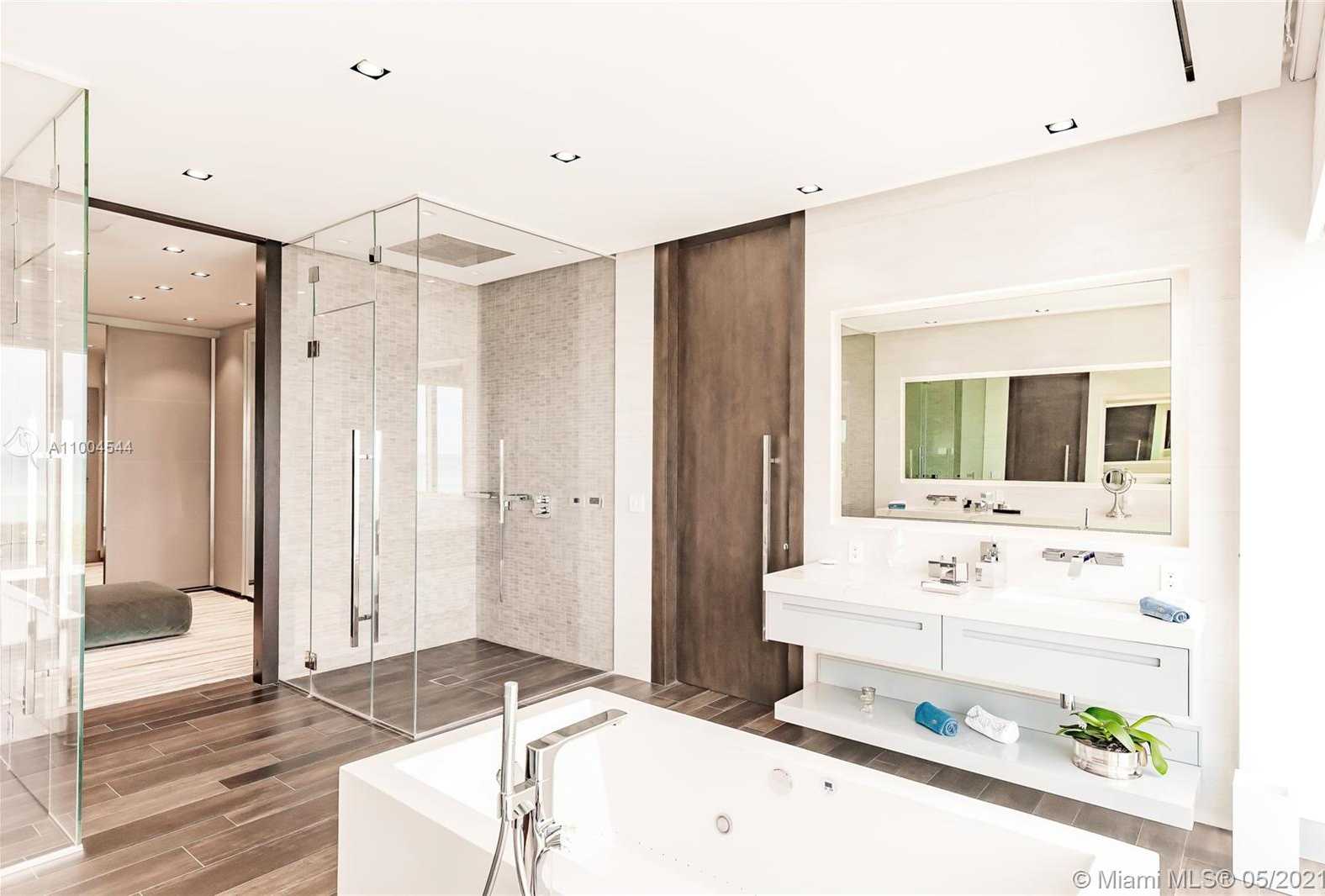 Small Image of 7717 ATLANTIC WAY, Miami Beach Number 49