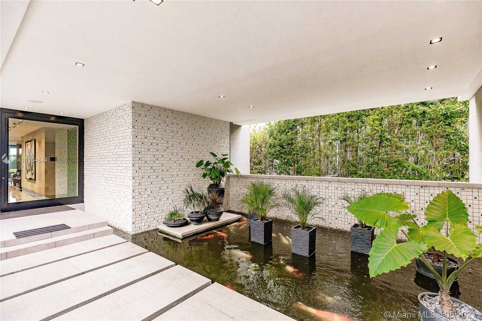 Small Image of 7717 ATLANTIC WAY, Miami Beach Number 5