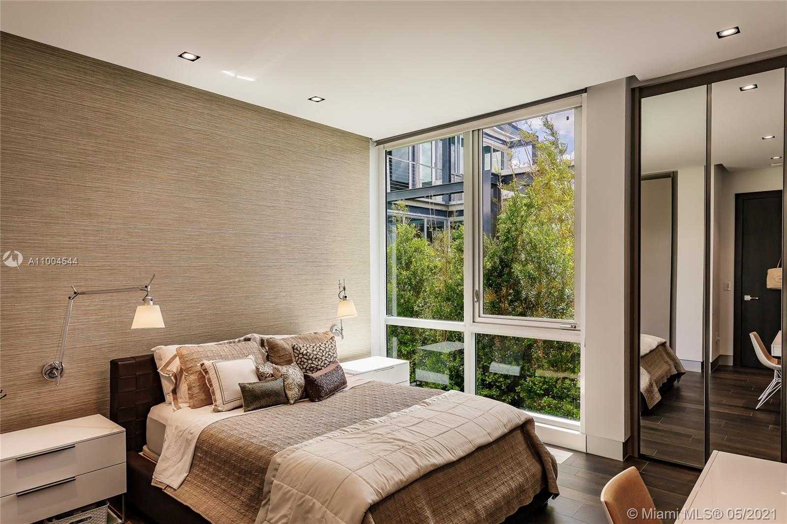Small Image of 7717 ATLANTIC WAY, Miami Beach Number 56