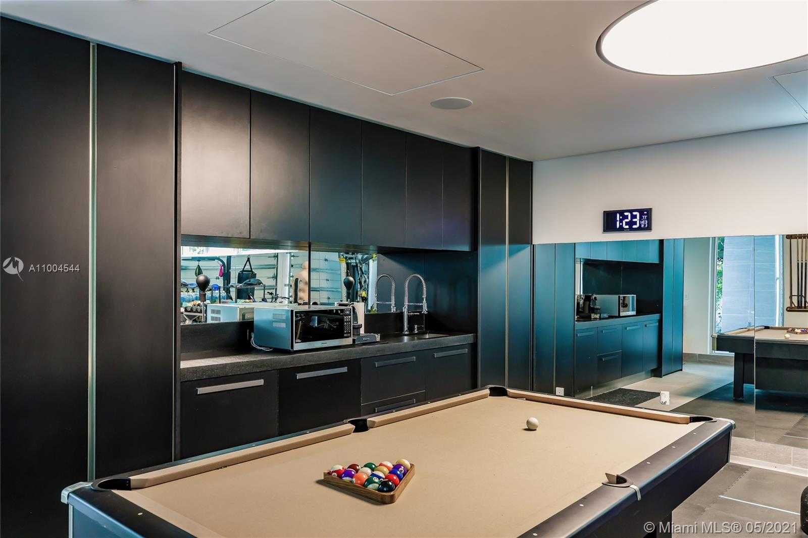 Small Image of 7717 ATLANTIC WAY, Miami Beach Number 59