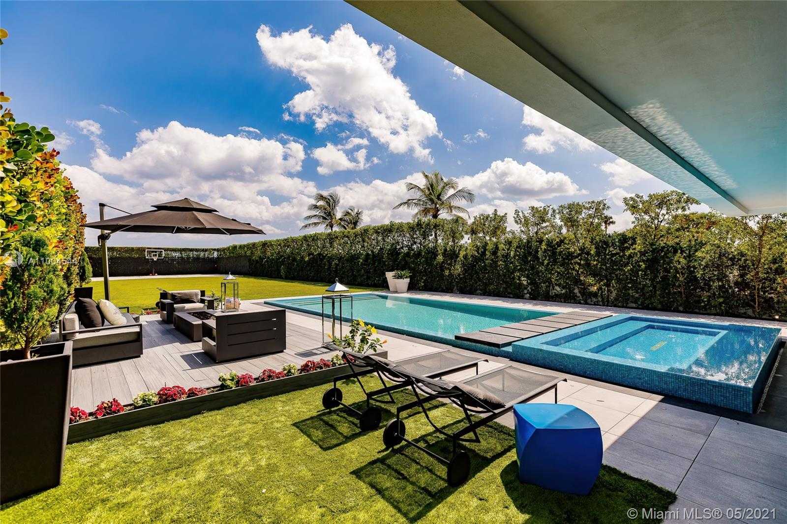 Small Image of 7717 ATLANTIC WAY, Miami Beach Number 61
