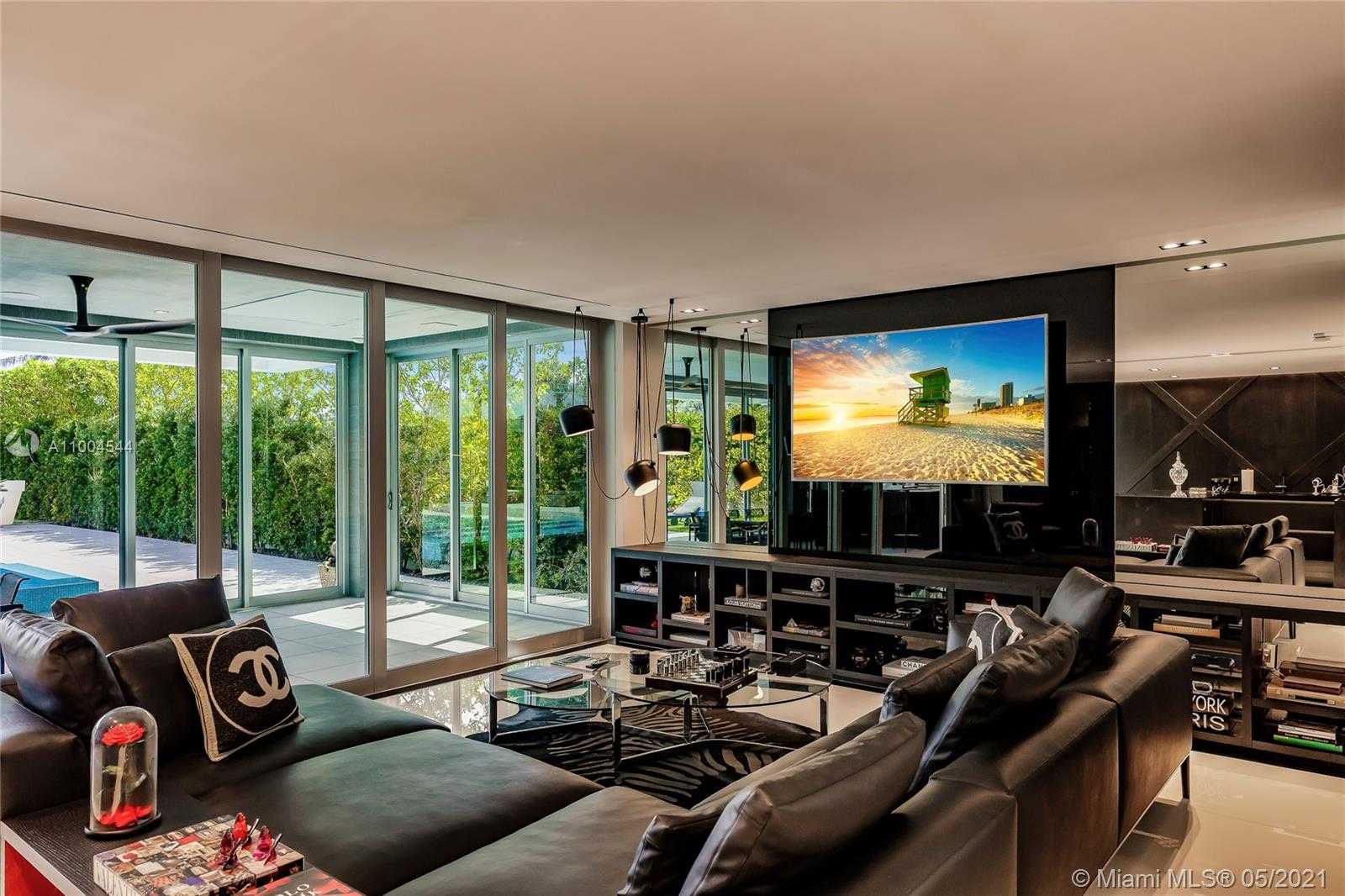 Small Image of 7717 ATLANTIC WAY, Miami Beach Number 7