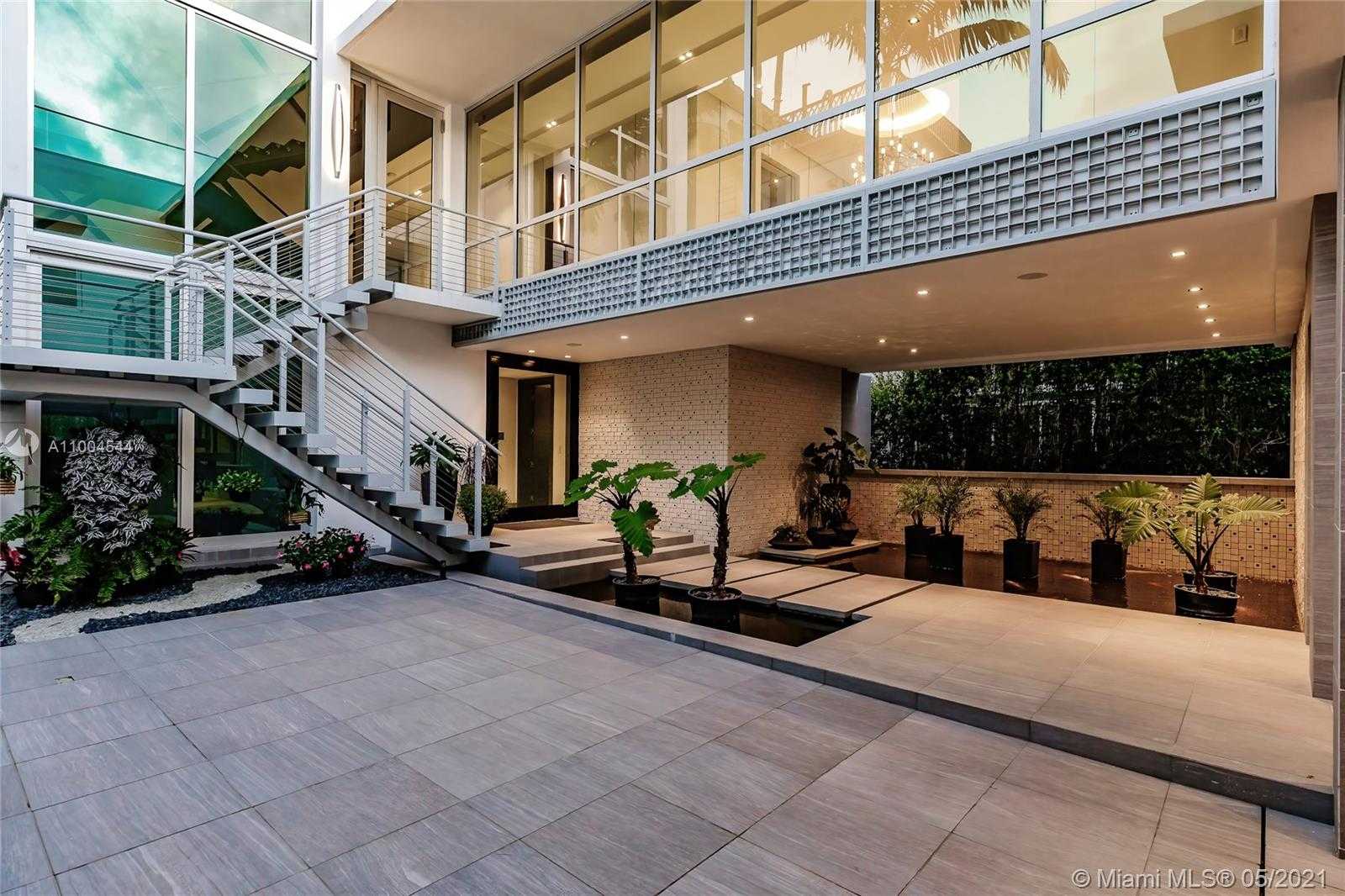 Small Image of 7717 ATLANTIC WAY, Miami Beach Number 76