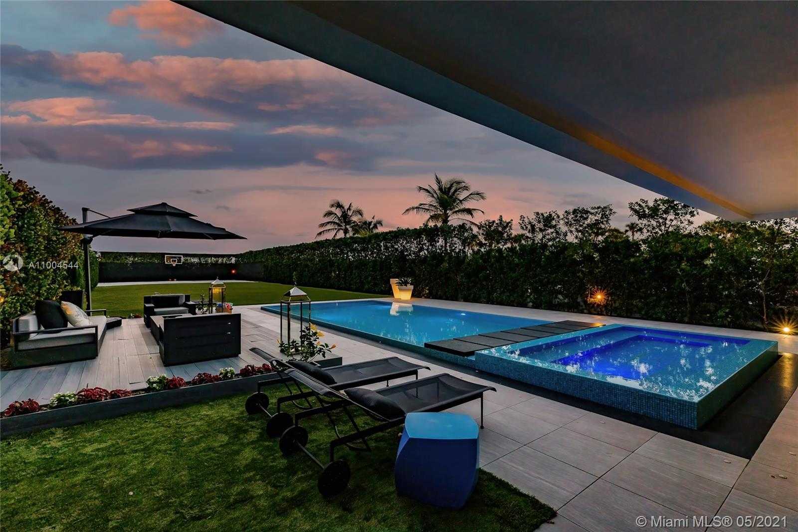 Small Image of 7717 ATLANTIC WAY, Miami Beach Number 81