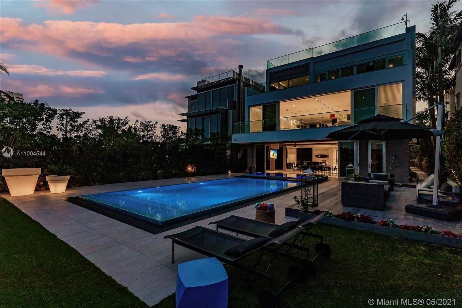 Small Image of 7717 ATLANTIC WAY, Miami Beach Number 86