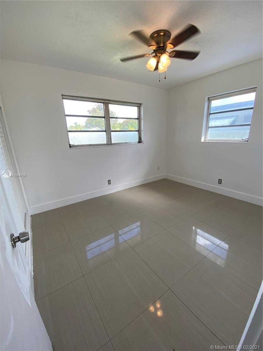 Small Image of 6960 SOUTH WEST 8TH ST, Pembroke Pines Number 15