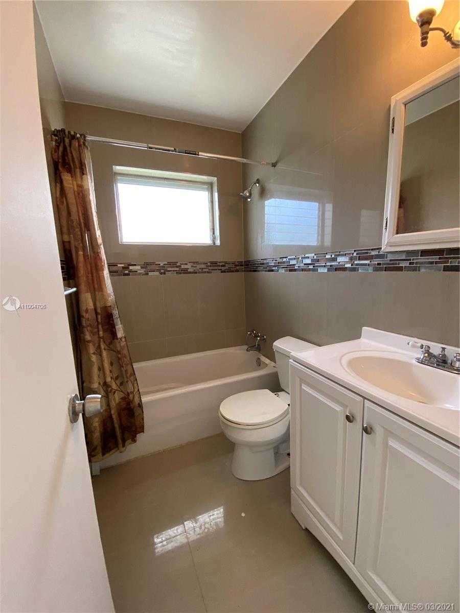 Small Image of 6960 SOUTH WEST 8TH ST, Pembroke Pines Number 17