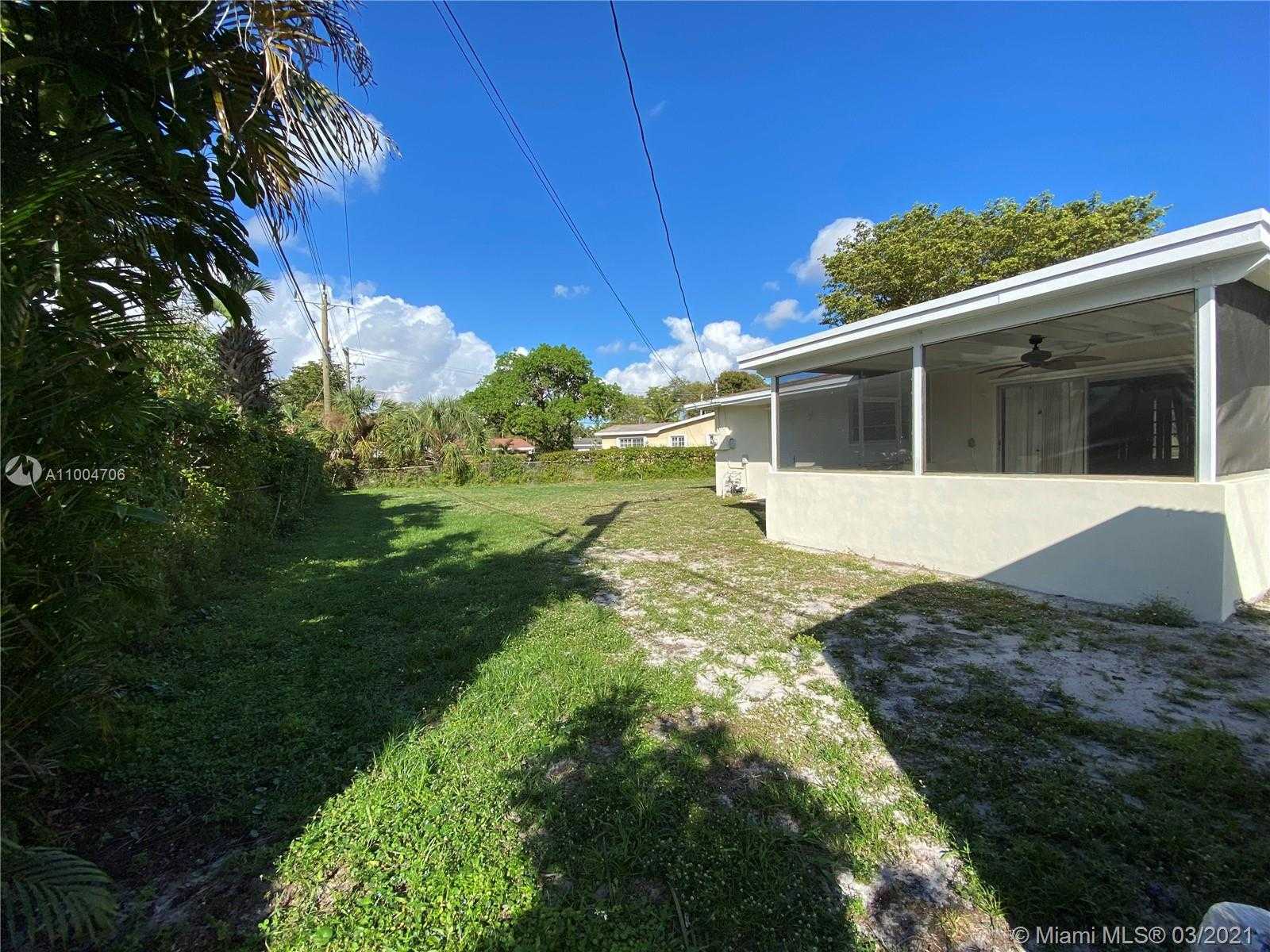 Small Image of 6960 SOUTH WEST 8TH ST, Pembroke Pines Number 3