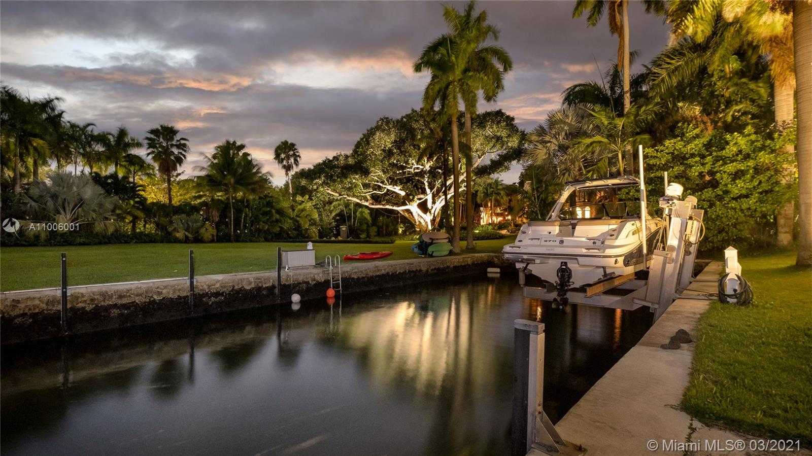 Small Image of 3503 MAIN LODGE DR, Miami Number 15